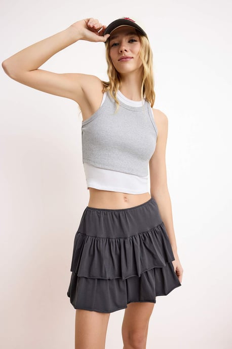 TRENDYOLMİLLA Dames Grijs Effen Kort / Mini Basic Skort Rokken - Image 3