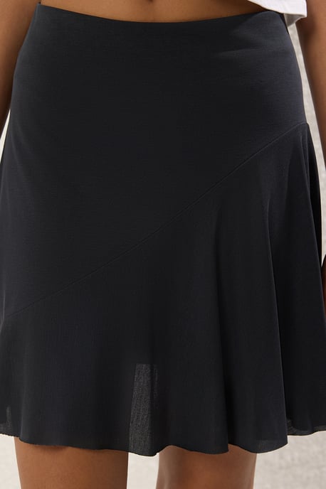TRENDYOLMİLLA Dames Grijs Effen Kort / Mini Asymmetrisch Skater Rokken - Image 2
