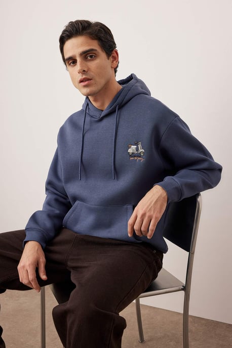TRENDYOL MAN Heren Donkerblauw Slogan Lang Oversized Sweatshirts - Image 1