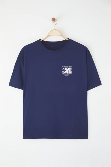 Trendyol Curve Dames Donkerblauw Rugprint Kort Oversized Grote maten T-shirts - Image 4