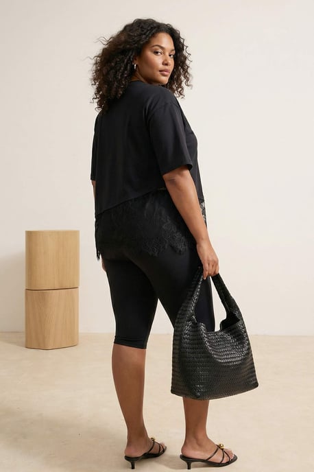 Trendyol Curve Dames Zwart Effen Kort Oversized Grote maten T-shirts - Image 3