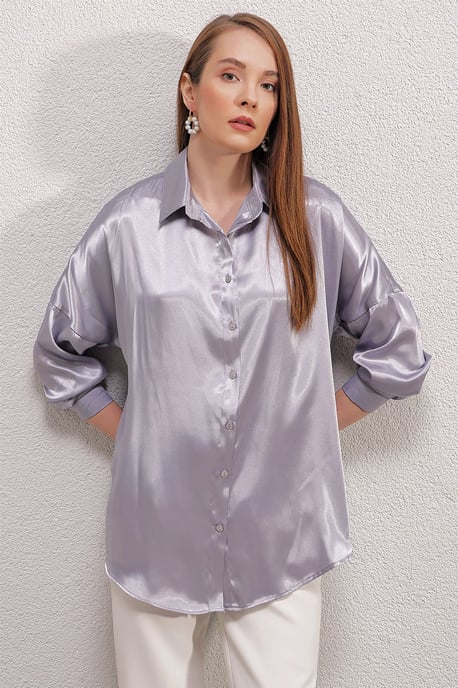 Overgrote Satijnen Knop-Front Shirt - Image 4