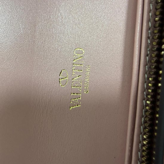 Valentino Garavani Rockstud Flap Continental polsportemonnee in roze leer - Image 6