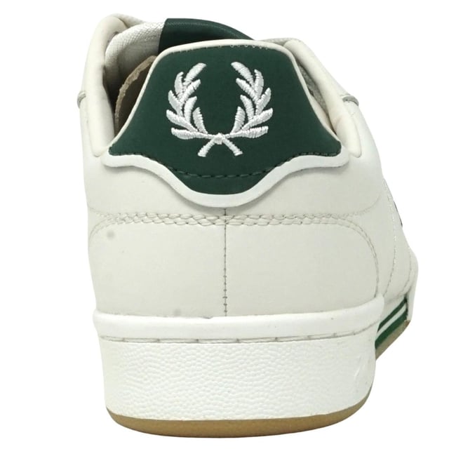 Fred perry witte 2025 sneakers