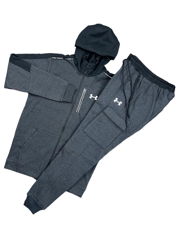 Under armour shop trainingspak met capuchon