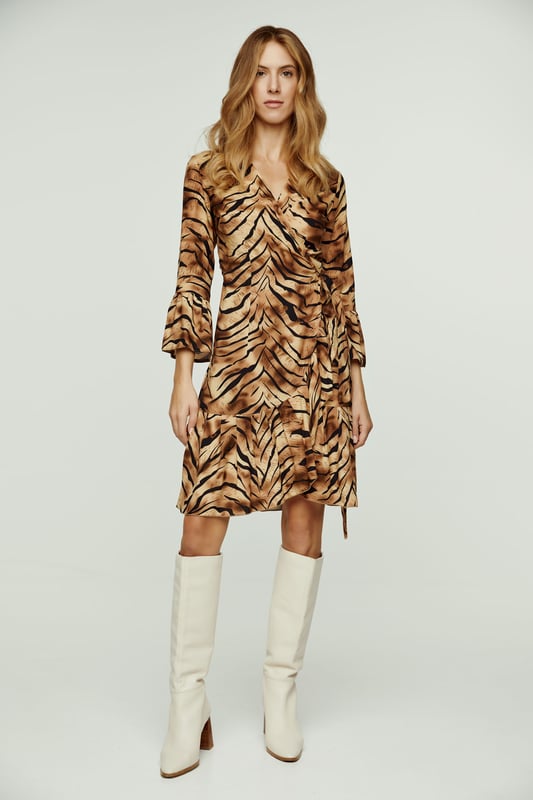 Tijgerprint viscose wikkeljurk met klokmouwen